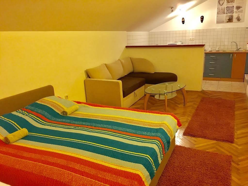 מוסטר Villa Anja Apartments מראה חיצוני תמונה