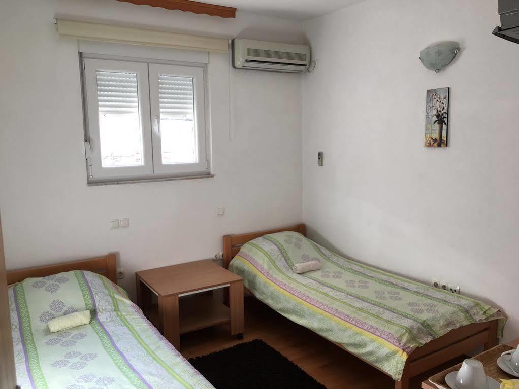 מוסטר Villa Anja Apartments מראה חיצוני תמונה