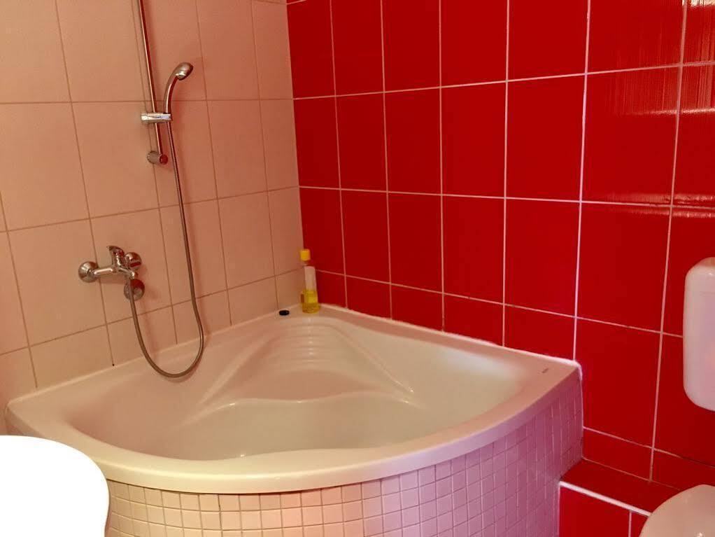 מוסטר Villa Anja Apartments מראה חיצוני תמונה